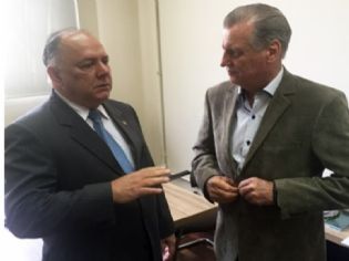 CARCAÇAS: Deputado tenta solução junto à ministra Kátia Abreu