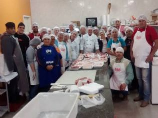 CURSO DE CORTES E ALMOÇO À BASE DE CARNE SUÍNA SÃO SUCESSO NO PARANÁ